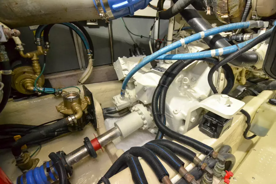 2005 Sea Ray 500 Sedan Bridge