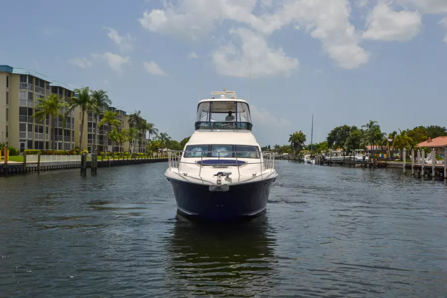 2005 Sea Ray 500 Sedan Bridge