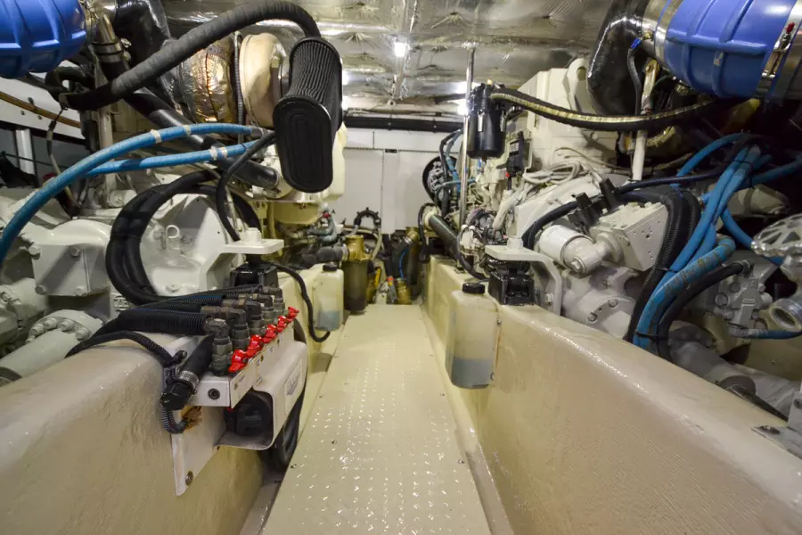 2005 Sea Ray 500 Sedan Bridge