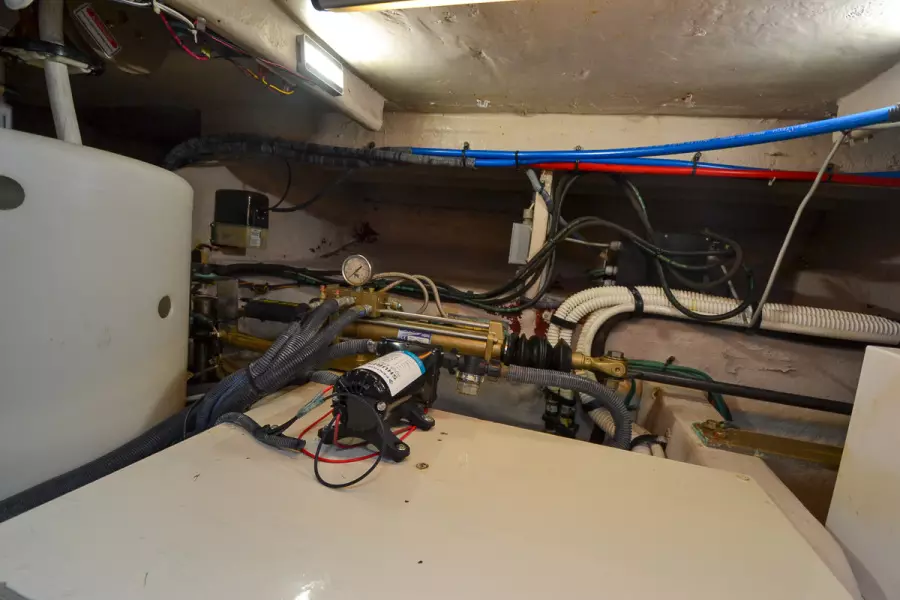 2005 Sea Ray 500 Sedan Bridge