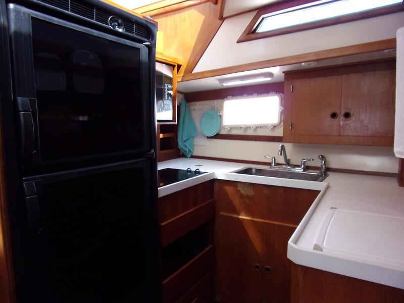 1985 President motor yacht