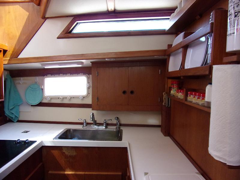 1985 President motor yacht