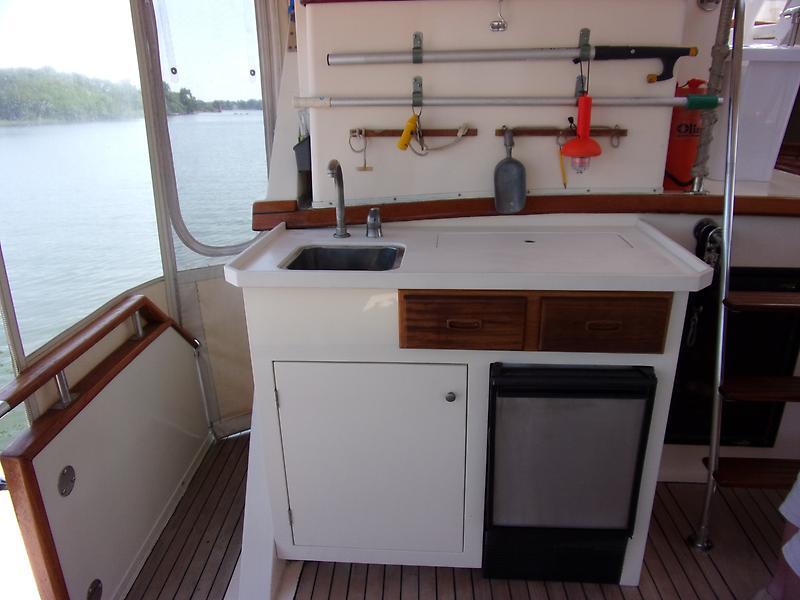 1985 President motor yacht