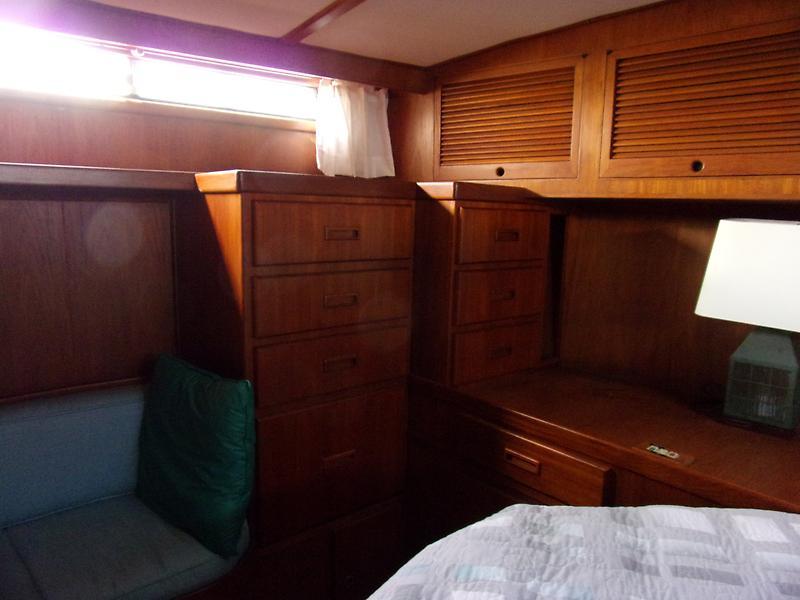 1985 President motor yacht