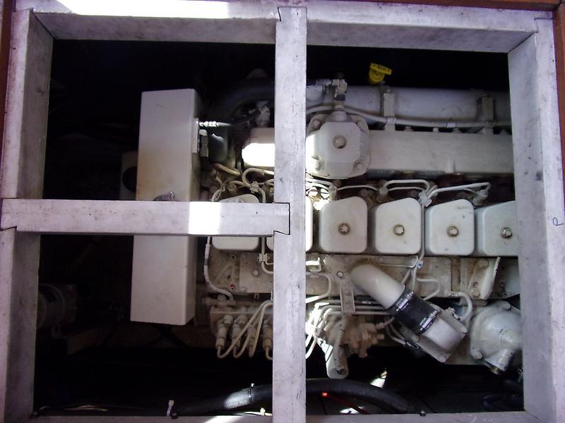 1985 President motor yacht