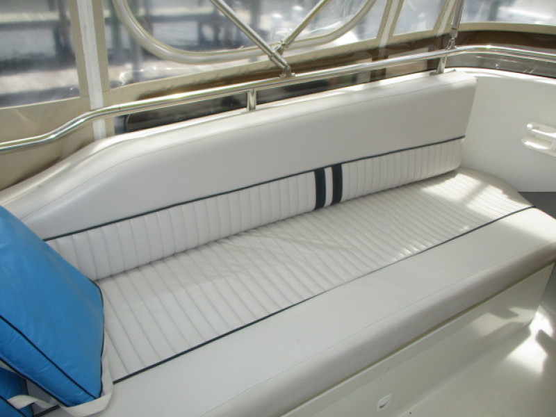 2002 Mainship 390