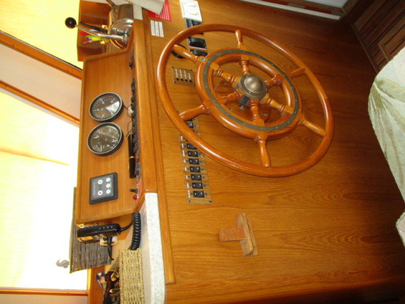 2002 Mainship 390