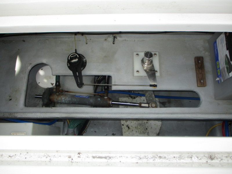 2002 Mainship 390