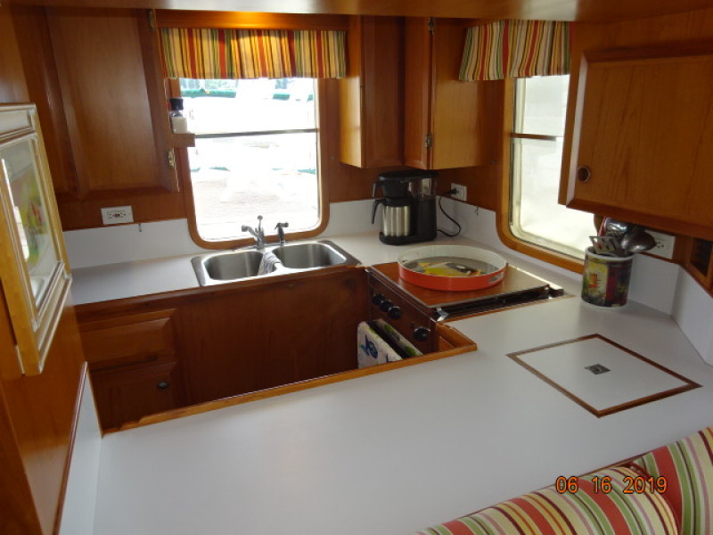2001 DeFever offshore cruiser