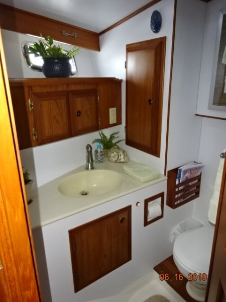 2001 DeFever offshore cruiser