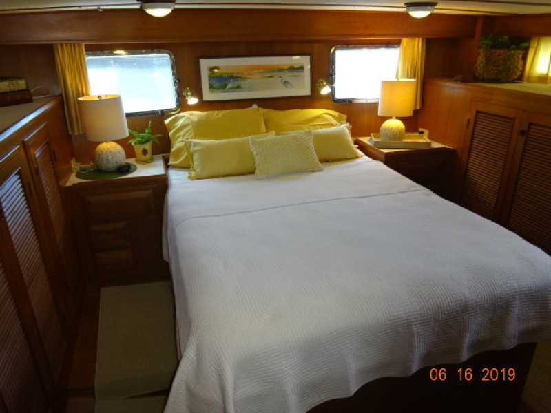 2001 DeFever offshore cruiser