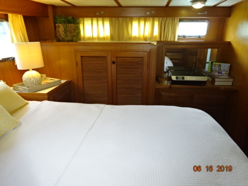 2001 DeFever offshore cruiser