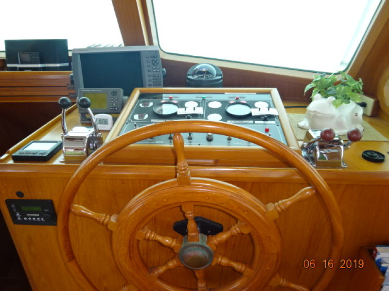 2001 DeFever offshore cruiser