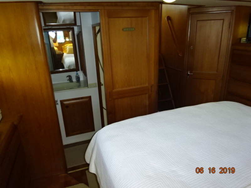 2001 DeFever offshore cruiser