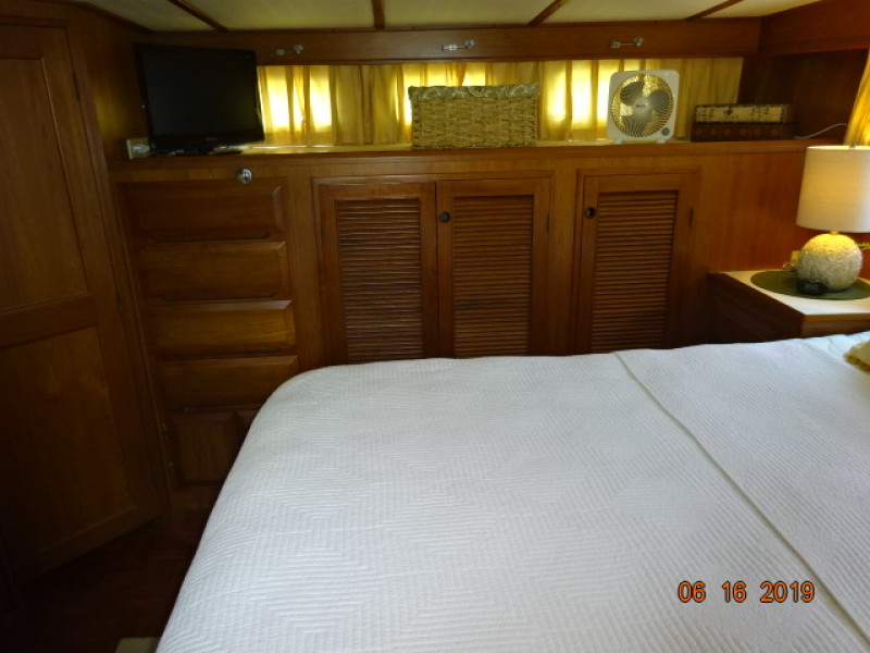 2001 DeFever offshore cruiser