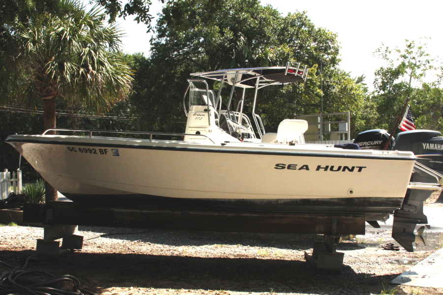 1999 Sea Hunt Triton 172