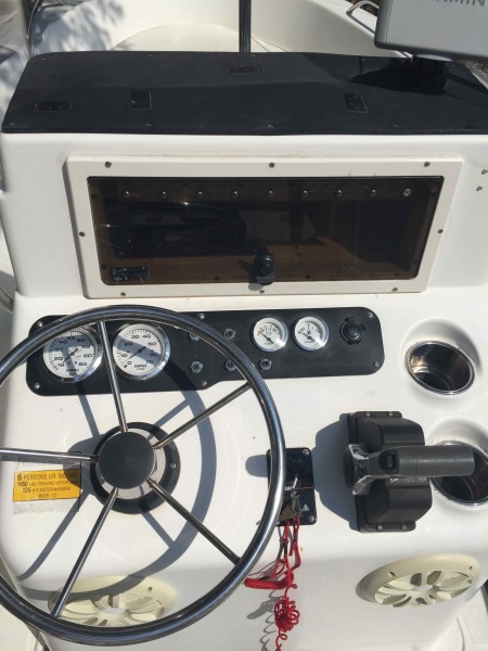 1999 Sea Hunt Triton 172