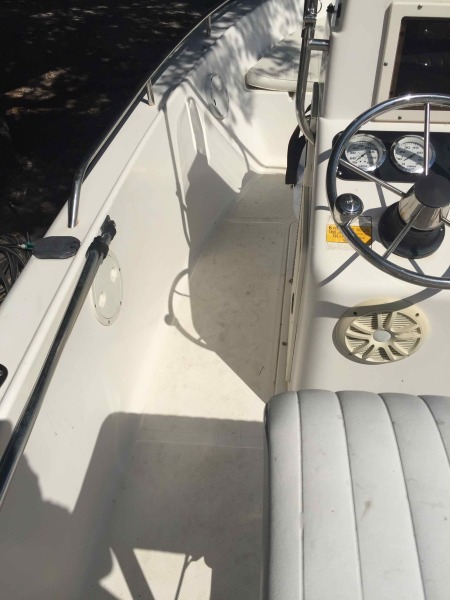 1999 Sea Hunt Triton 172