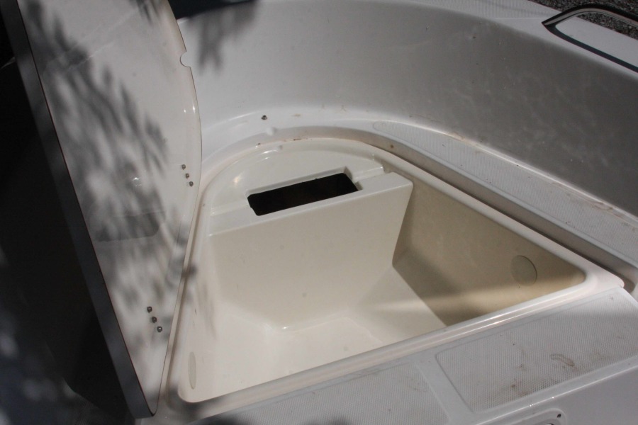 1999 Sea Hunt Triton 172