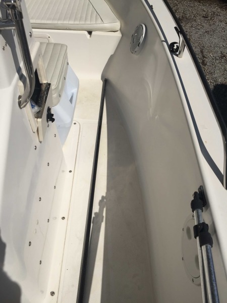 1999 Sea Hunt Triton 172