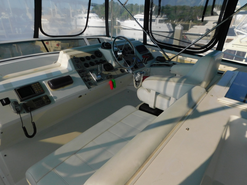 1998 Carver 405