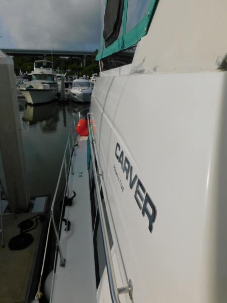 1998 Carver 405