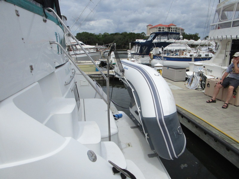 1998 Carver 405