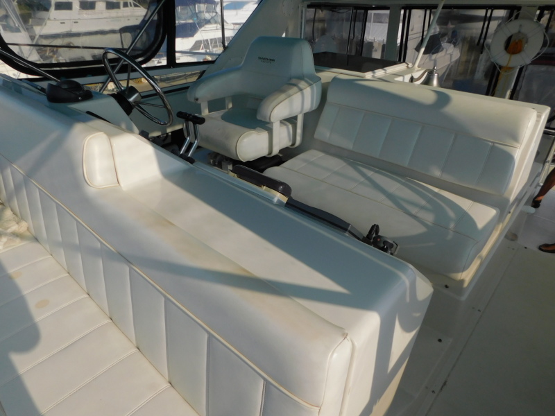 1998 Carver 405