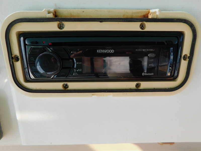 1998 Carver 405