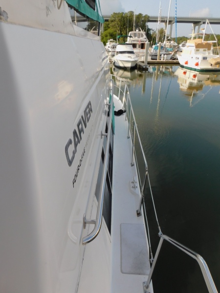 1998 Carver 405