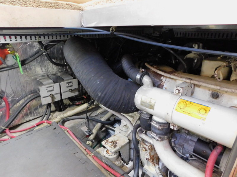 1998 Carver 405