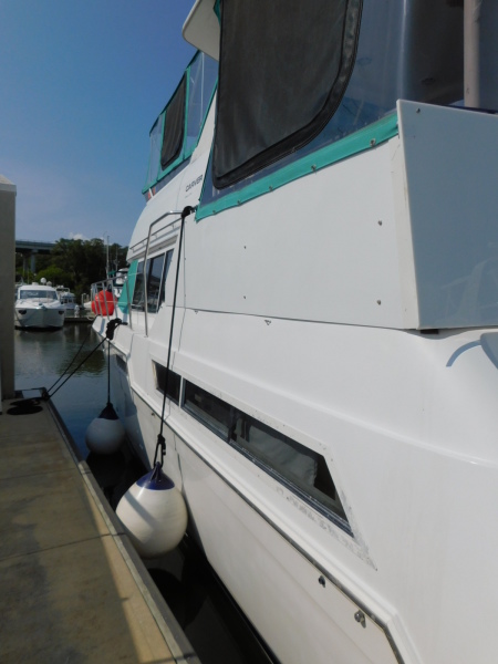 1998 Carver 405