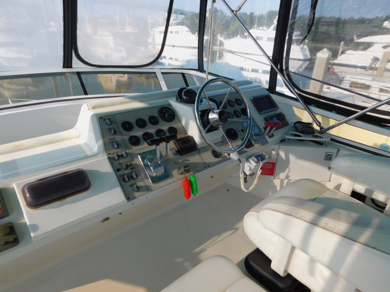 1998 Carver 405