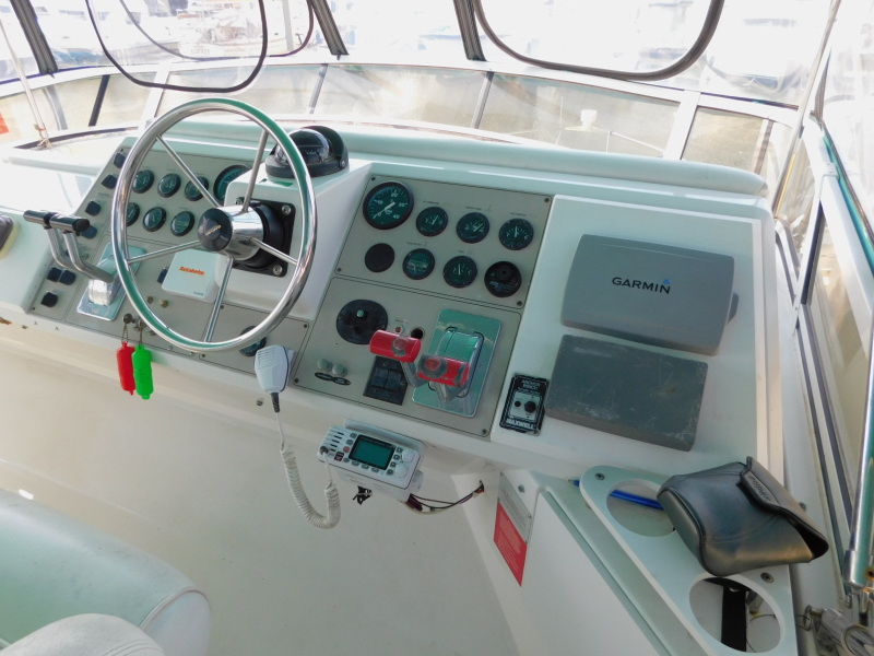 1998 Carver 405