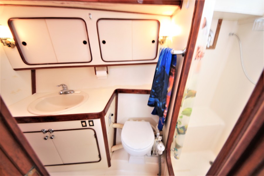 1980 Gulfstar Sailmaster - Photo 14
