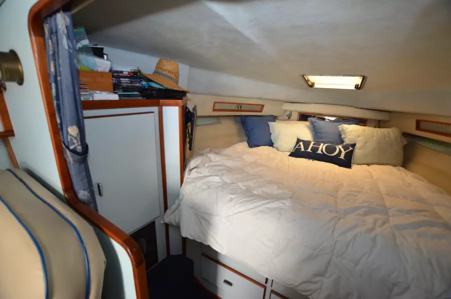 1988 Sea Ray 340 Express Cruiser