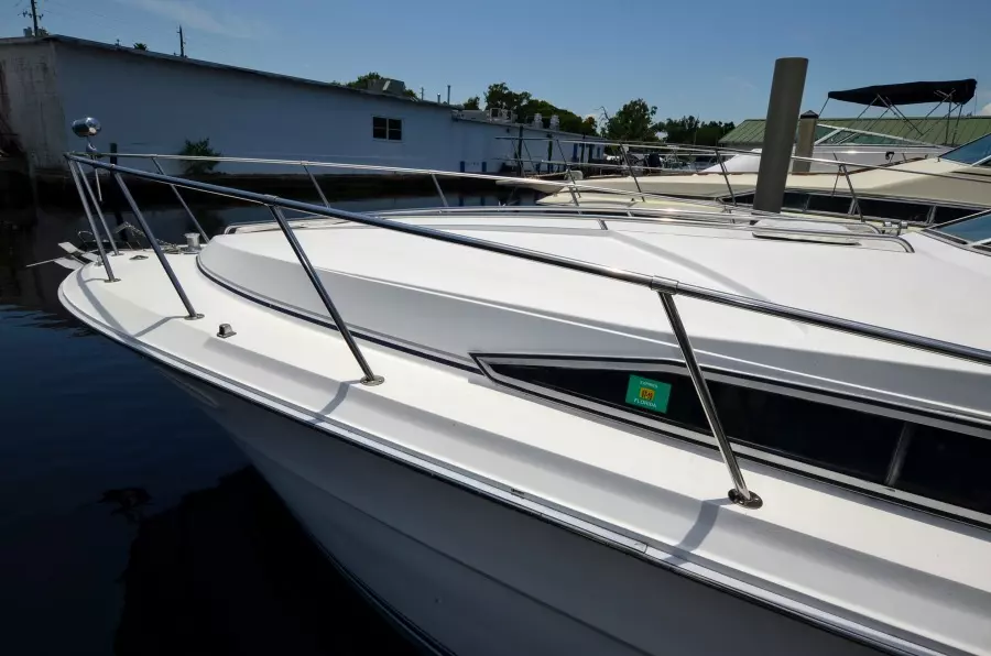 1988 Sea Ray 340 Express Cruiser