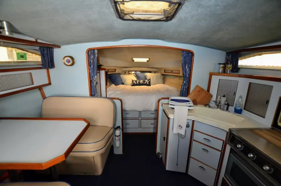 1988 Sea Ray 340 Express Cruiser