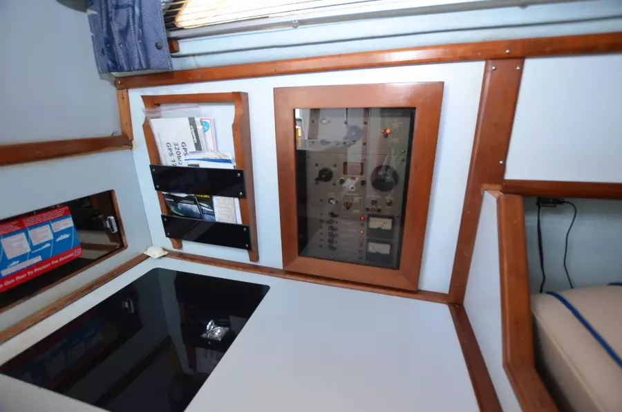 1988 Sea Ray 340 Express Cruiser