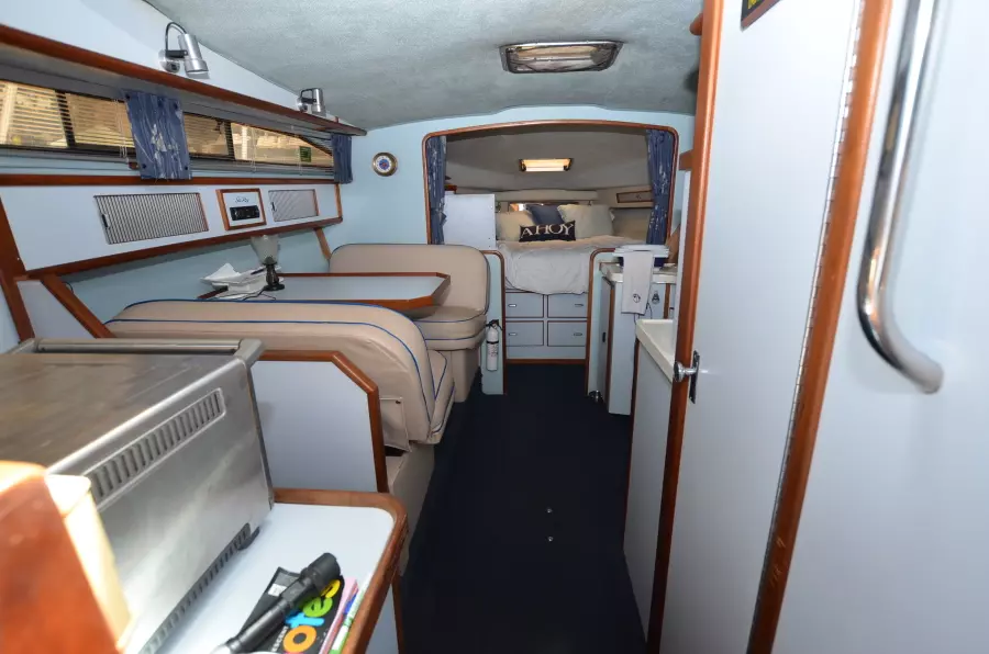 1988 Sea Ray 340 Express Cruiser