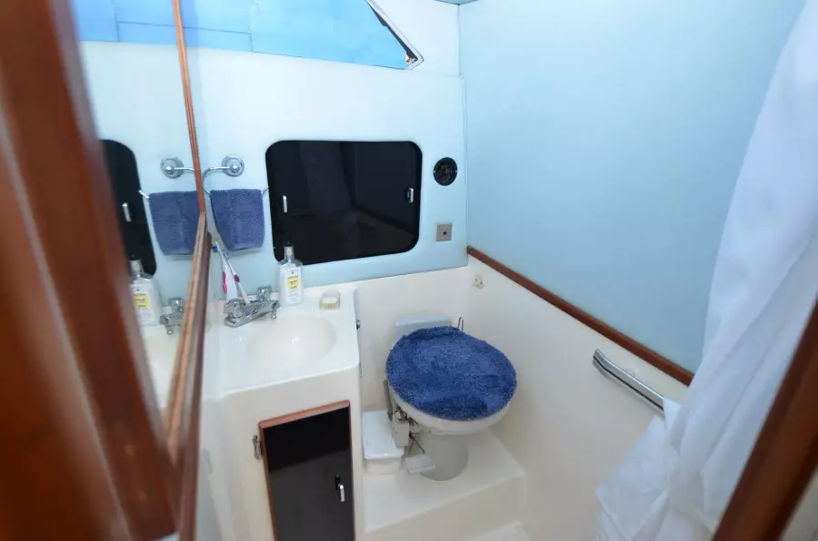 1988 Sea Ray 340 Express Cruiser