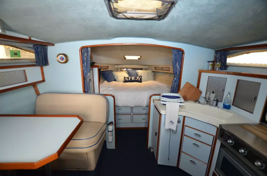 1988 Sea Ray 340 Express Cruiser