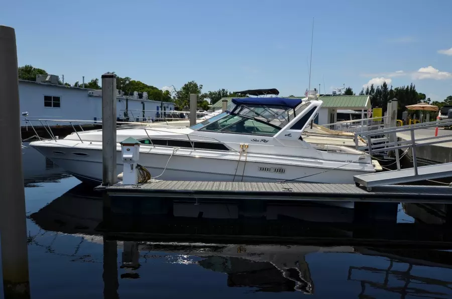 1988 Sea Ray 340 Express Cruiser