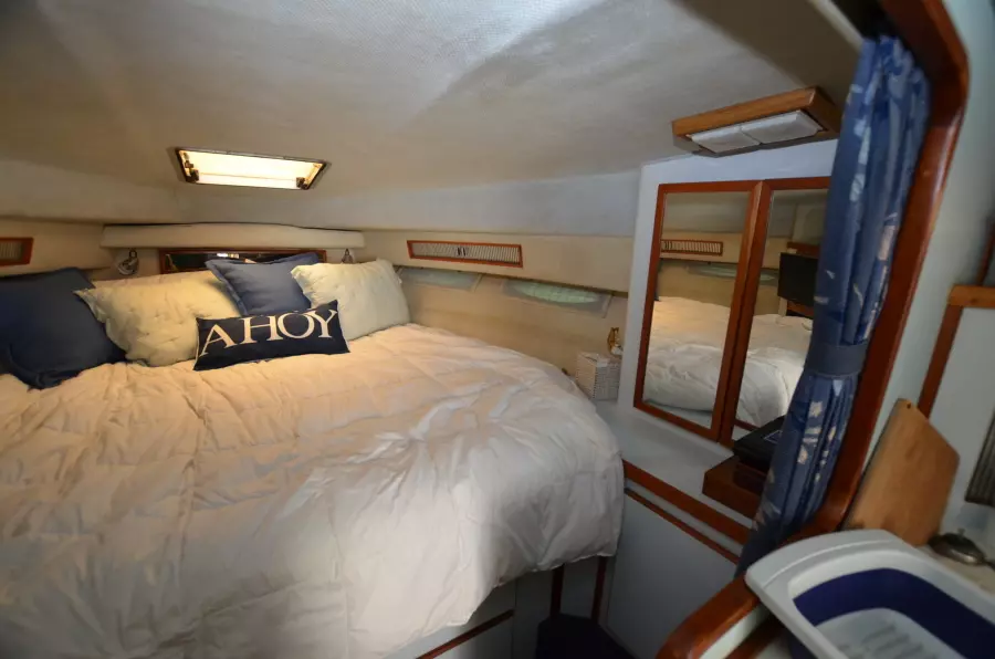 1988 Sea Ray 340 Express Cruiser