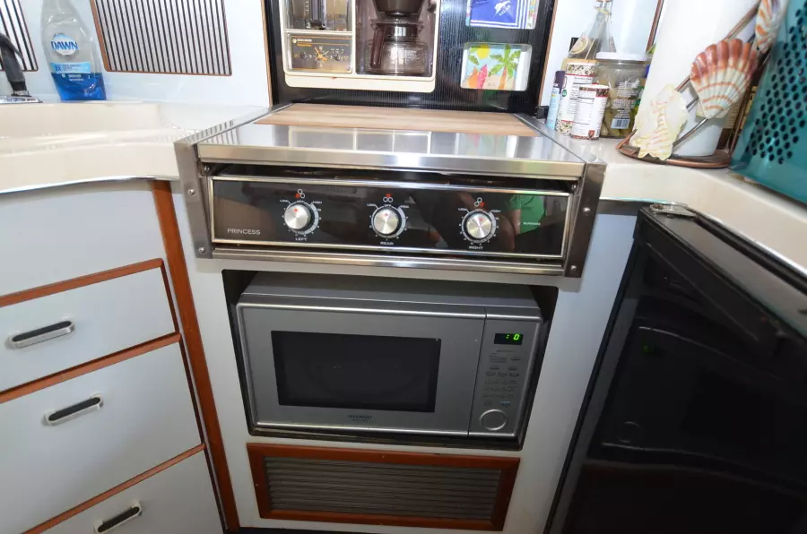 1988 Sea Ray 340 Express Cruiser