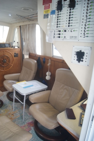 1998 Mainship 350
