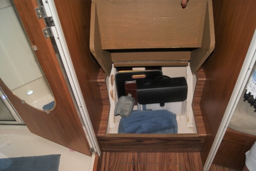 1998 Mainship 350