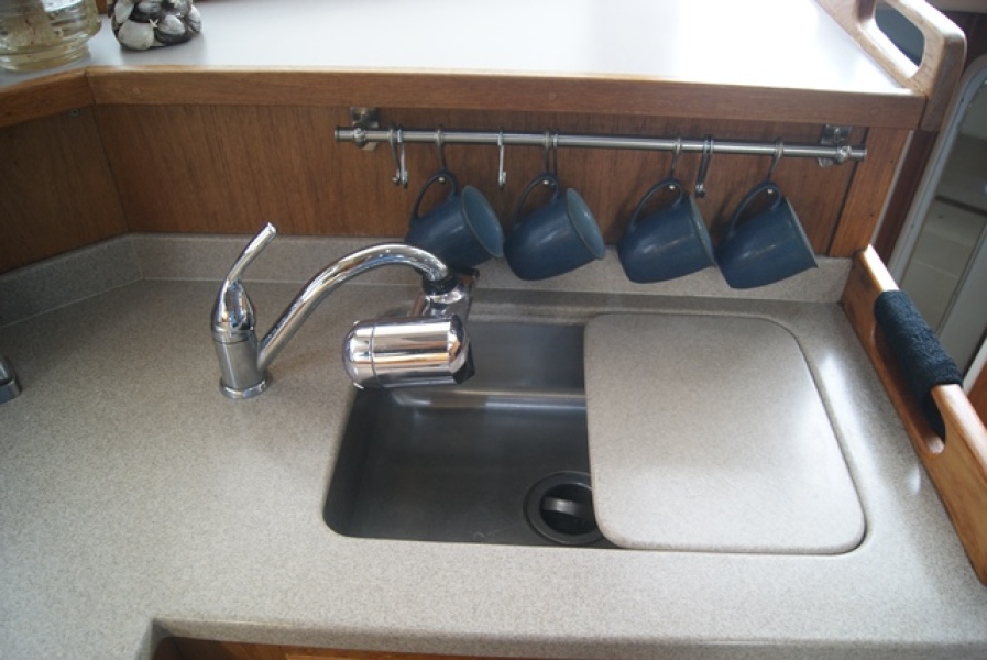 1998 Mainship 350