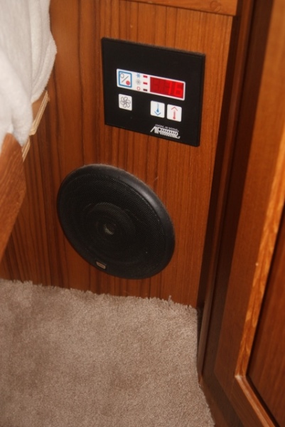 1998 Mainship 350