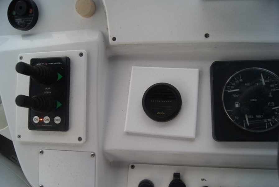1998 Mainship 350